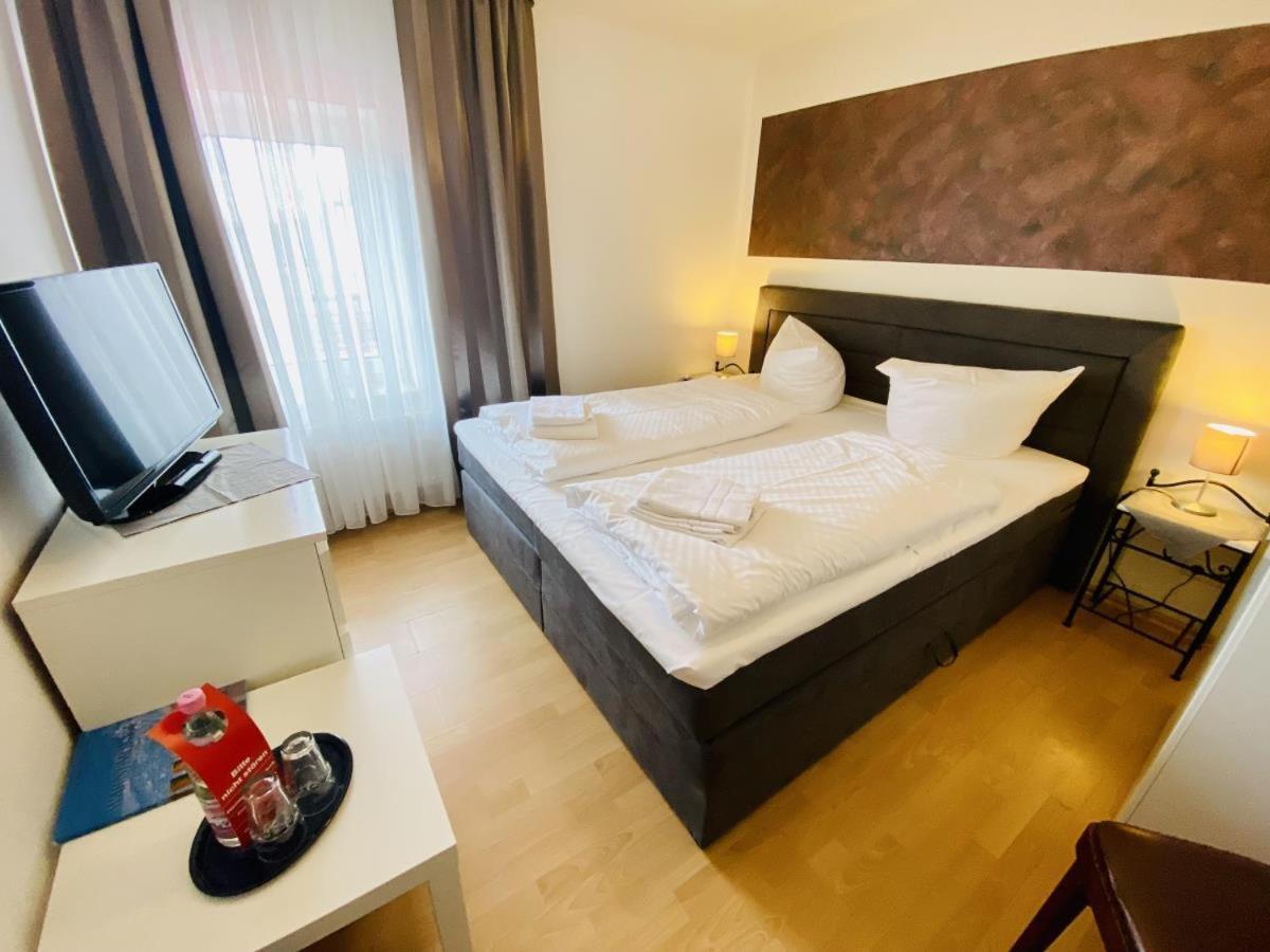 Doppelzimmer Dinner, Direkt Am Alten Strom Rostock Luaran gambar